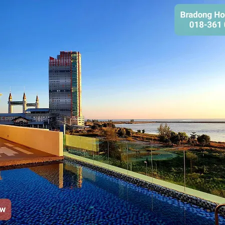 Bradong Homestay: Muslim-Friendly Seaview Retreat with Infinity Pool Kuala Terengganu Exterior photo