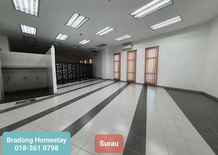 Bradong Homestay - Musllm Only, 3 Queen Bedrooms, Seaview, Infinity Pool, Gym, Near Drawbridge & Ktcc Mall